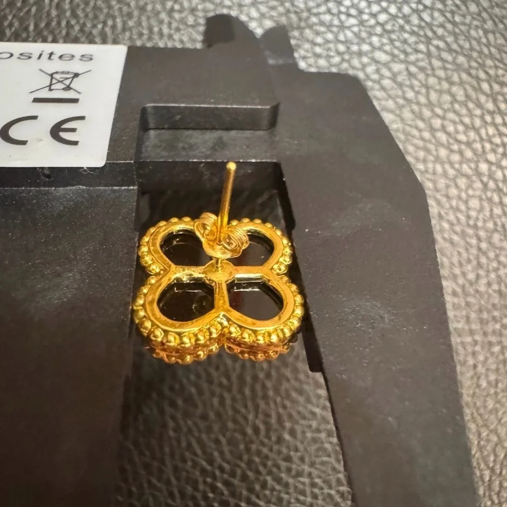18k Saudi Elegant Black and Gold Clover Jewelry Set - Picture 9 of 15
